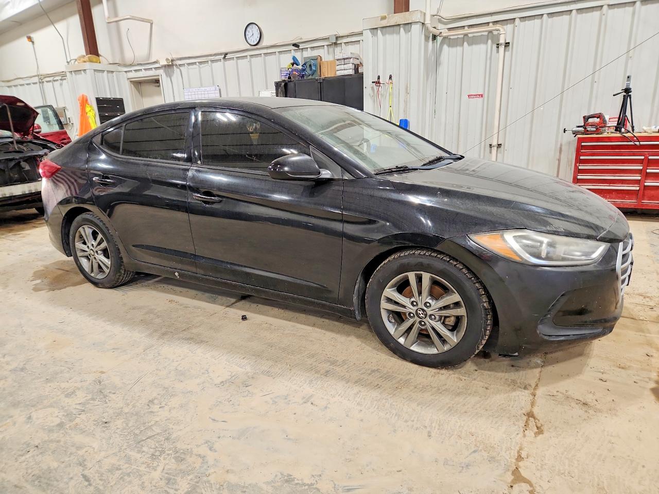 2018 Hyundai Elantra VIN 5NPD84LF5JH215511 photo 4