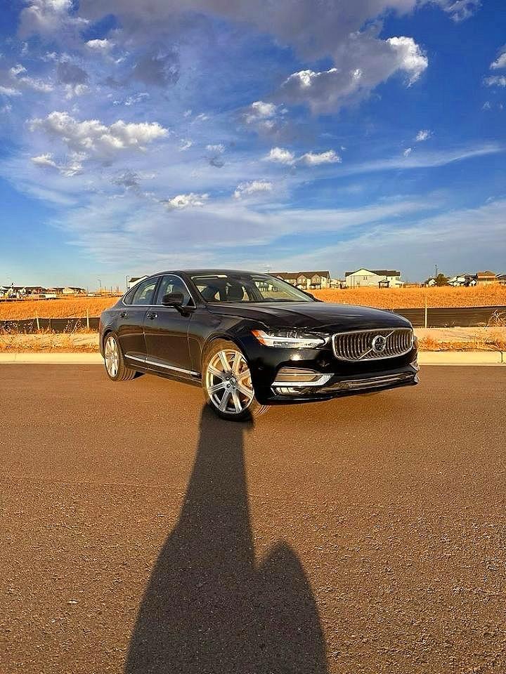 2017 Volvo S90 VIN YV1A22ML4H1007385 photo 1
