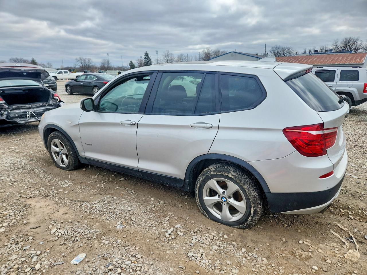 2011 BMW X3 VIN 5UXWX5C52BL711693 photo 2
