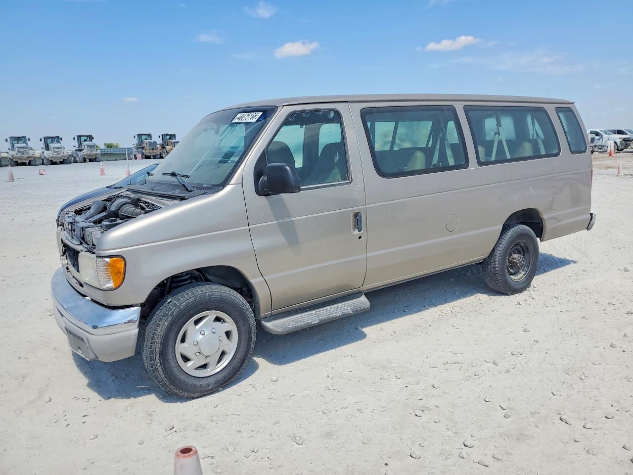 2001 Ford Econoline VIN 1FBSS31S61HA19390 photo 1