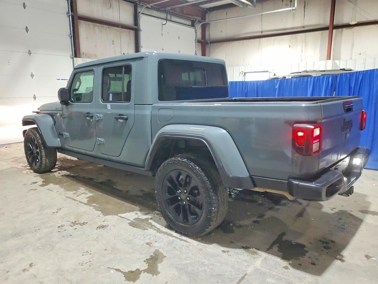 2024 Jeep Gladiator VIN 1C6HJTAG1RL133463 photo 2
