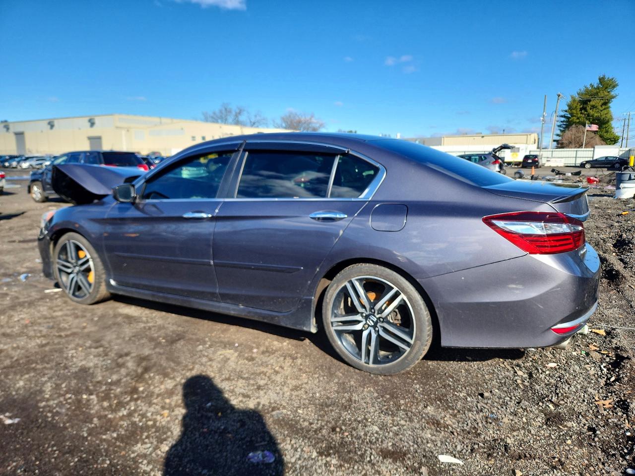 2017 Honda Accord VIN 1HGCR2F15HA015955 photo 2