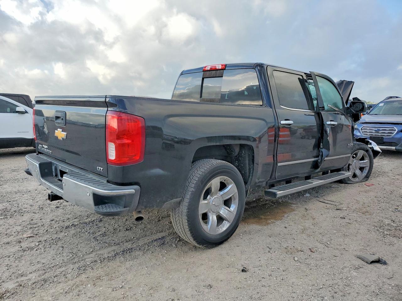 2017 Chevrolet All models VIN 3GCPCSEC1HG377089 photo 3