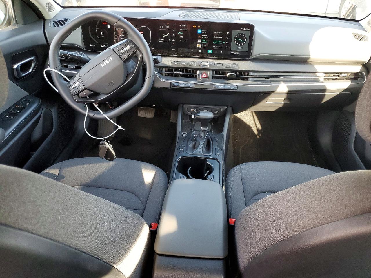 2025 Kia All other VIN 3KPFU4DE0SE033828 photo 8