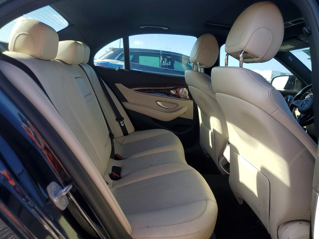 2017 Mercedes-Benz E-class VIN WDDZF4KB0HA047536 photo 10