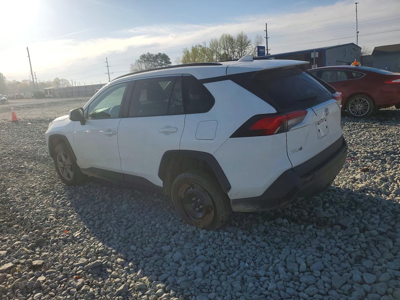 2023 Toyota Rav4 VIN 2T3W1RFV3PC231576 photo 2
