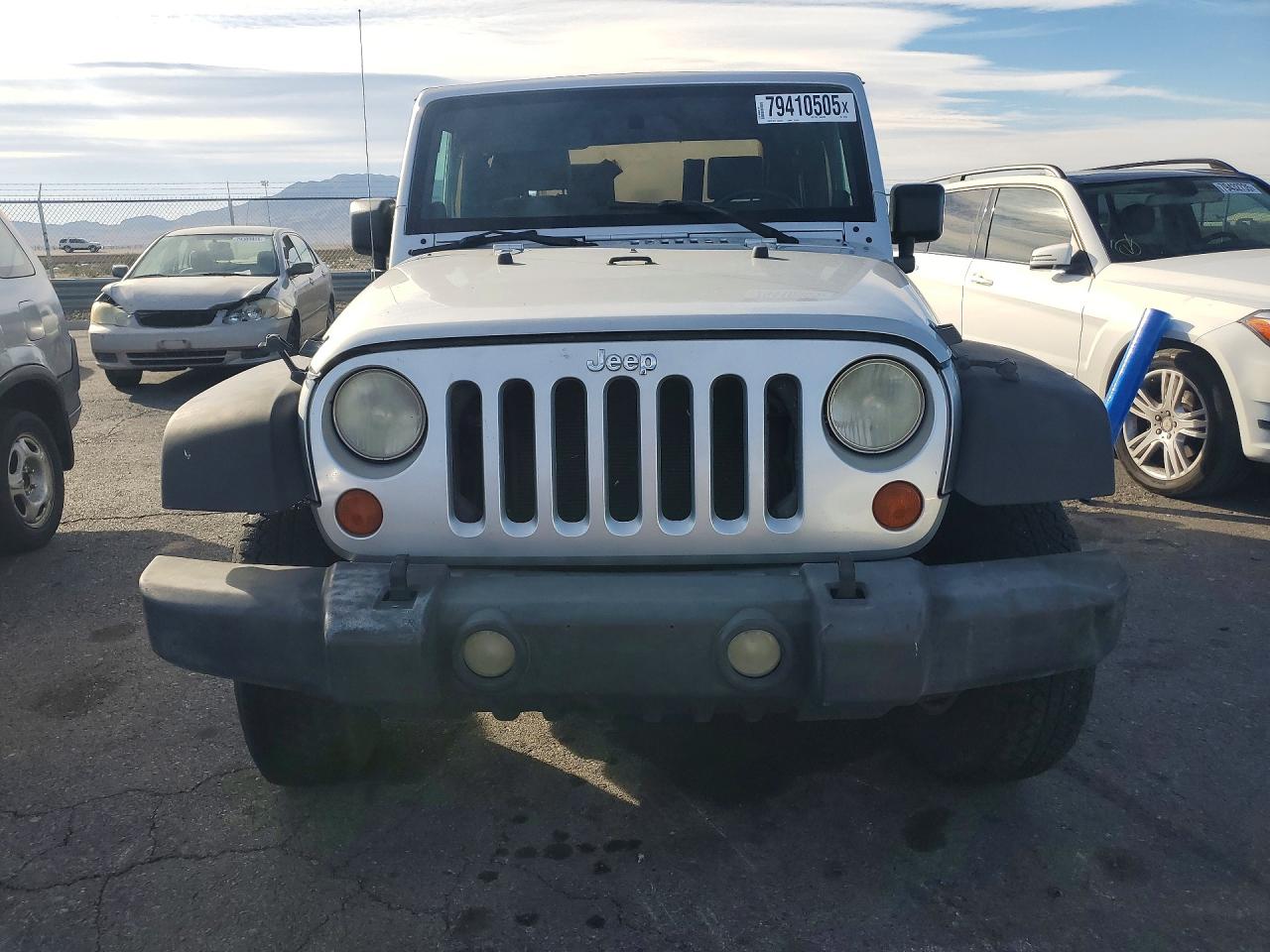 2007 Jeep Wrangler / VIN 1J4FA54137L159766 photo 5