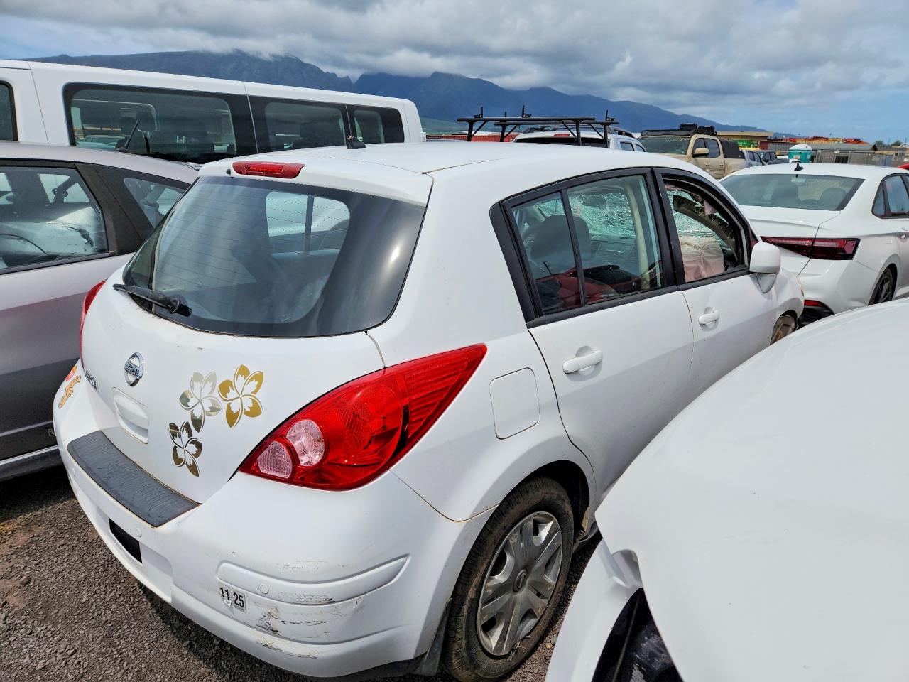 2011 Nissan Versa VIN 3N1BC1CP2BL499536 photo 3