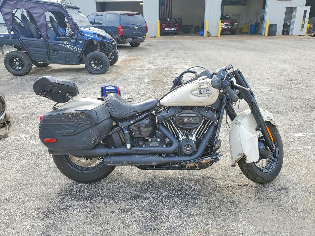 2022 HARLEY Fl VIN 1HD1YBK15NB030409 photo 1