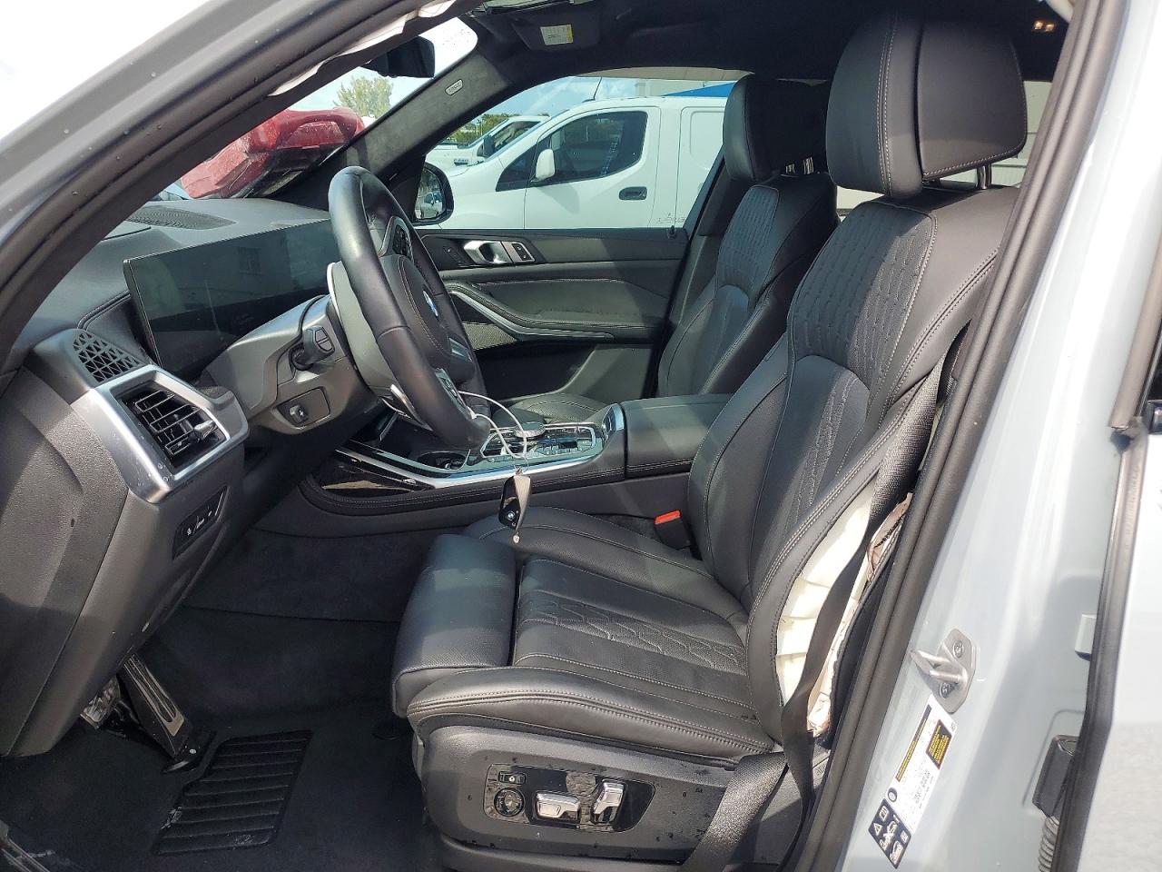 2025 BMW X7 VIN 5UX23EM0XS9Y68348 photo 7
