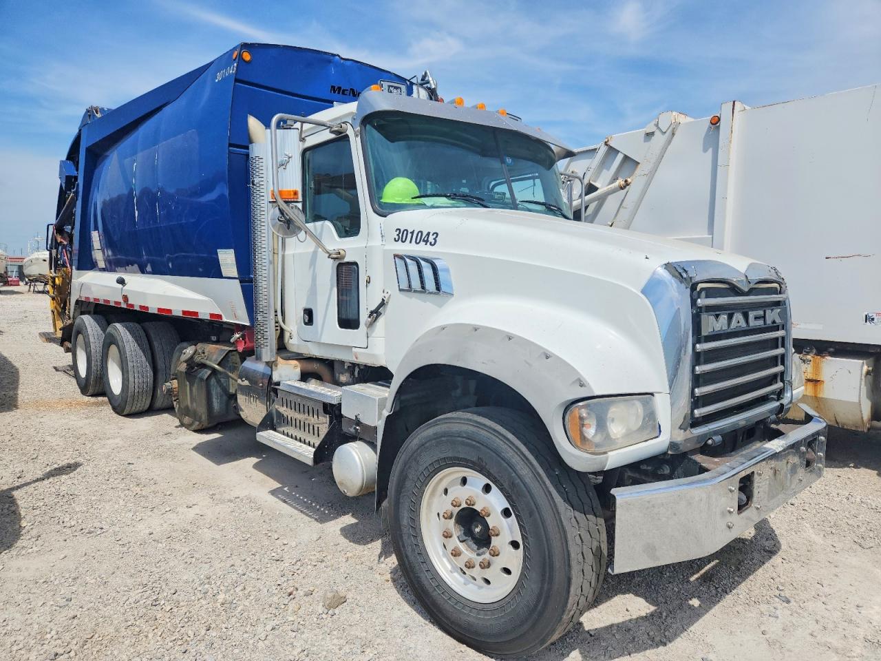 2012 MACK All other VIN 1M2AX09C2CM011717 photo 1
