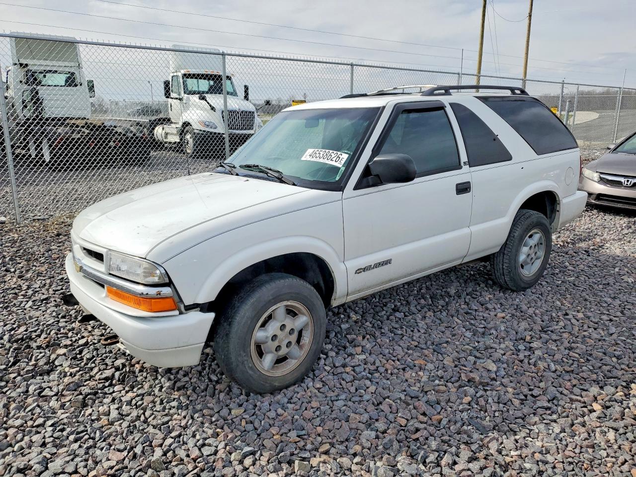 2000 CHEV Blazer VIN 1GNCT18W2YK265691 photo 1