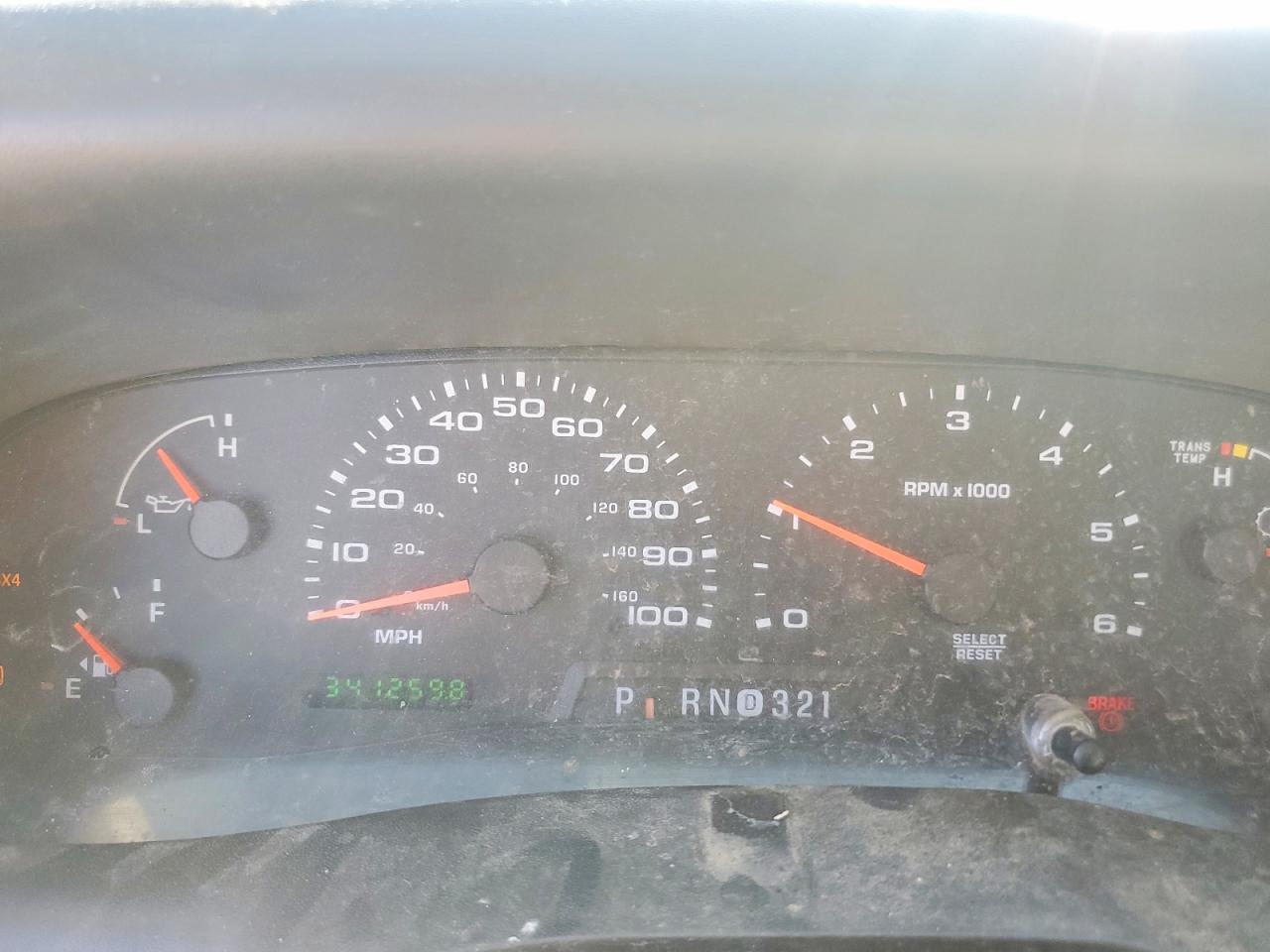 2003 Ford F350 VIN 3FTSX31L03MB47015 photo 9