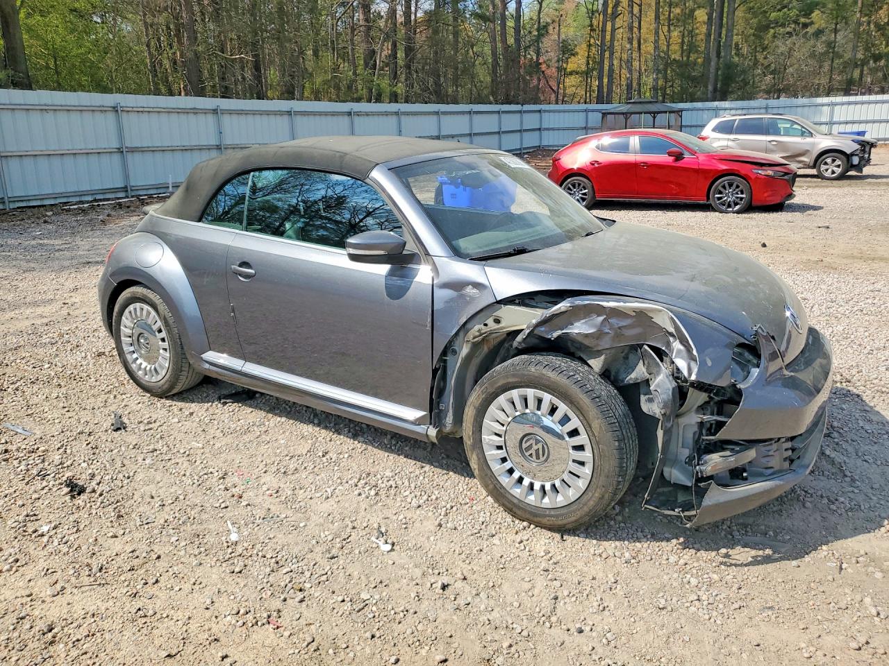 2016 Volkswagen Beetle VIN 3VW517AT2GM804678 photo 4