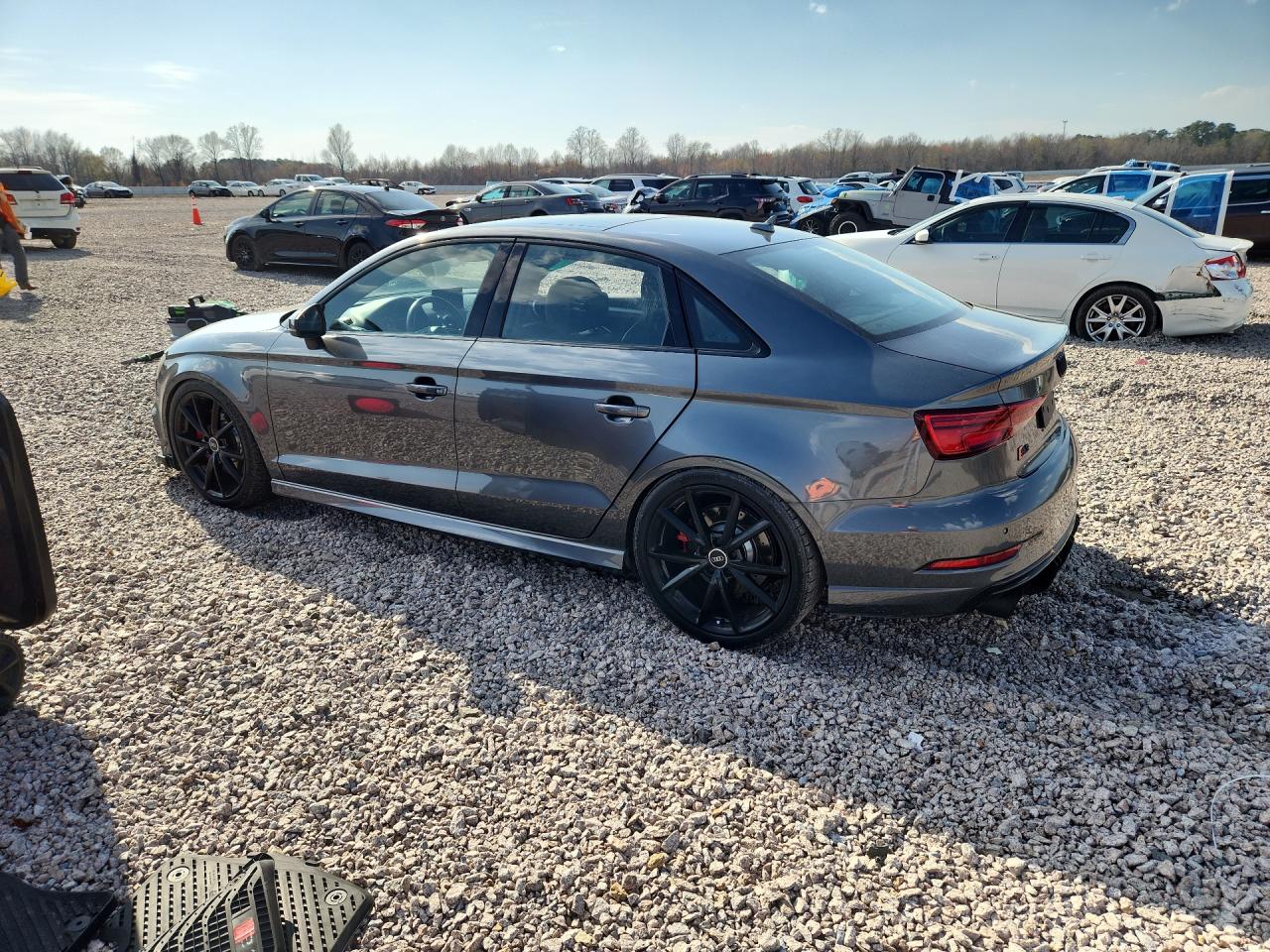 2017 Audi S3 VIN WAUB1GFFXH1057707 photo 2