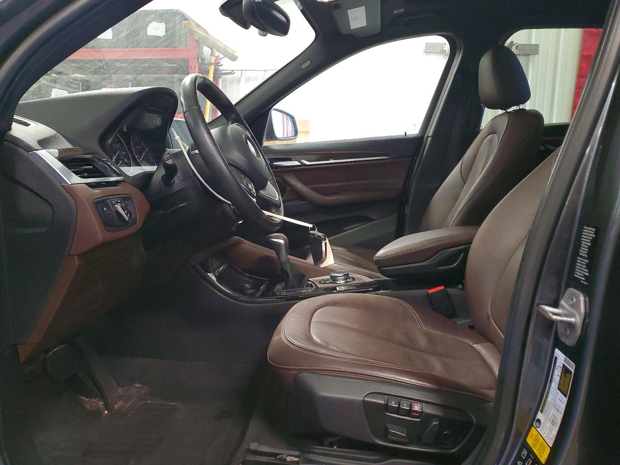 2016 BMW X1 VIN WBXHT3C30GP884589 photo 7