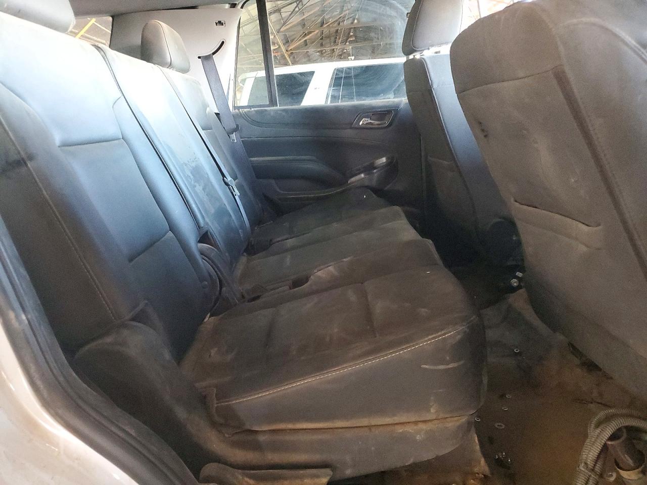 2019 Chevrolet Tahoe VIN 1GNSKFEC7KR128752 photo 10