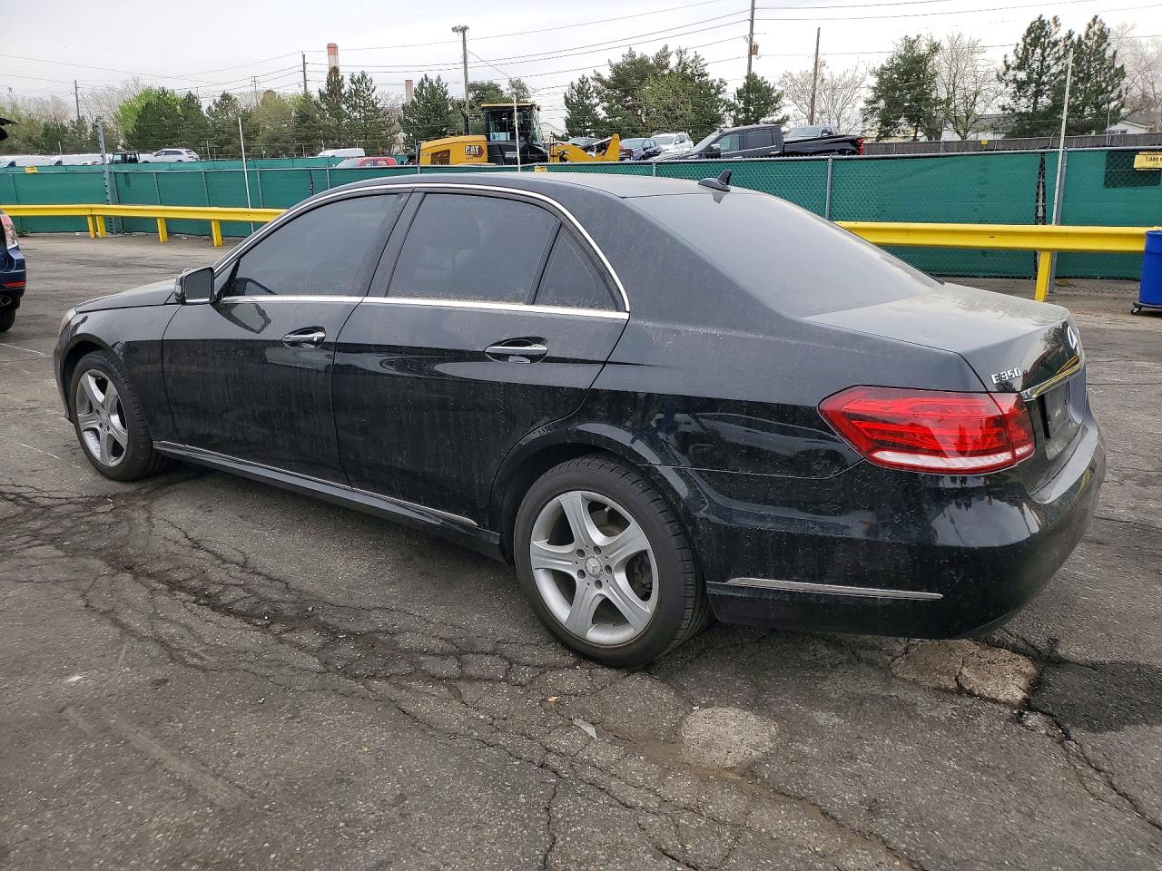 2016 Mercedes-Benz E-class VIN WDDHF8JB0GB313764 photo 2