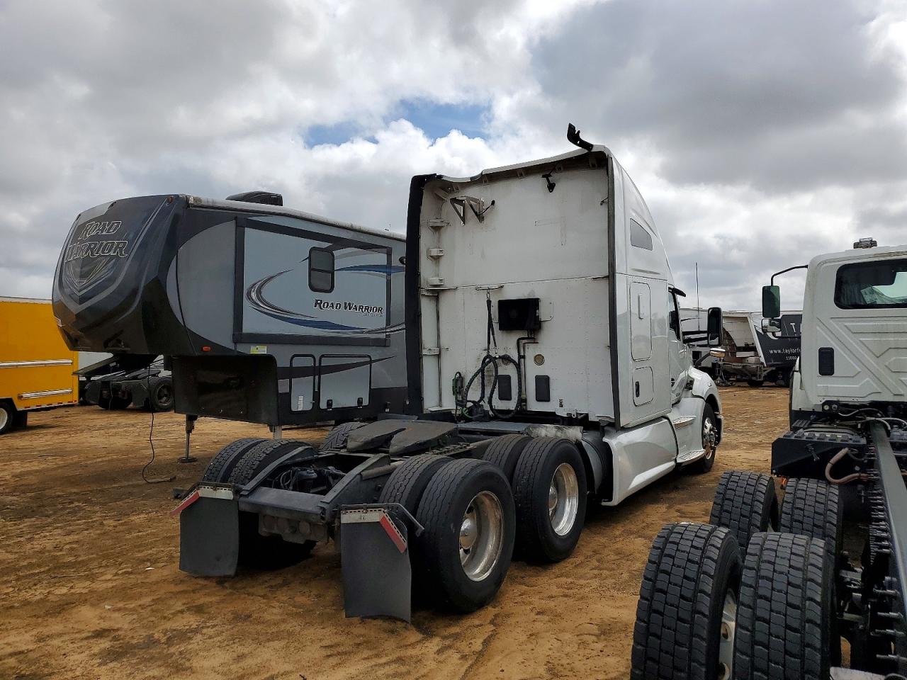 2019 KENWORTH All other VIN 1XKYDP9X9KJ241637 photo 4