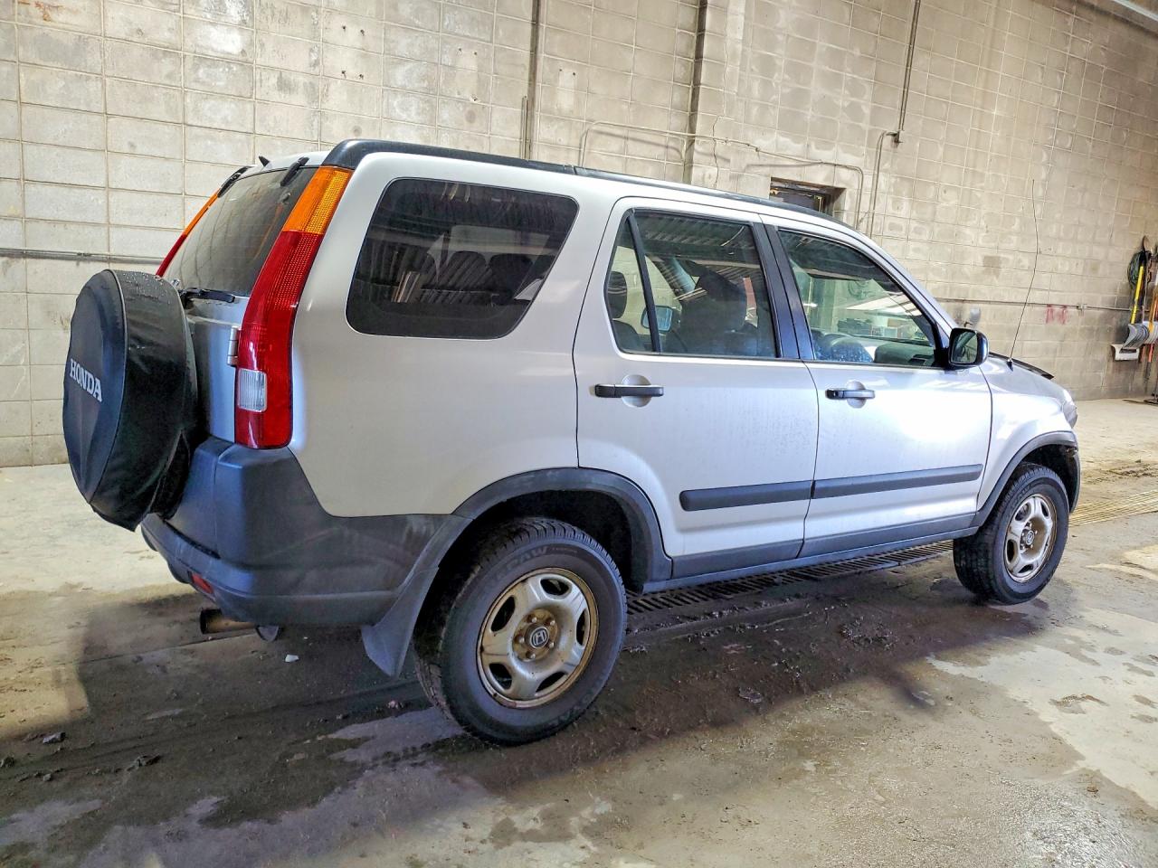 2002 HOND Crv VIN JHLRD78462C018101 photo 3