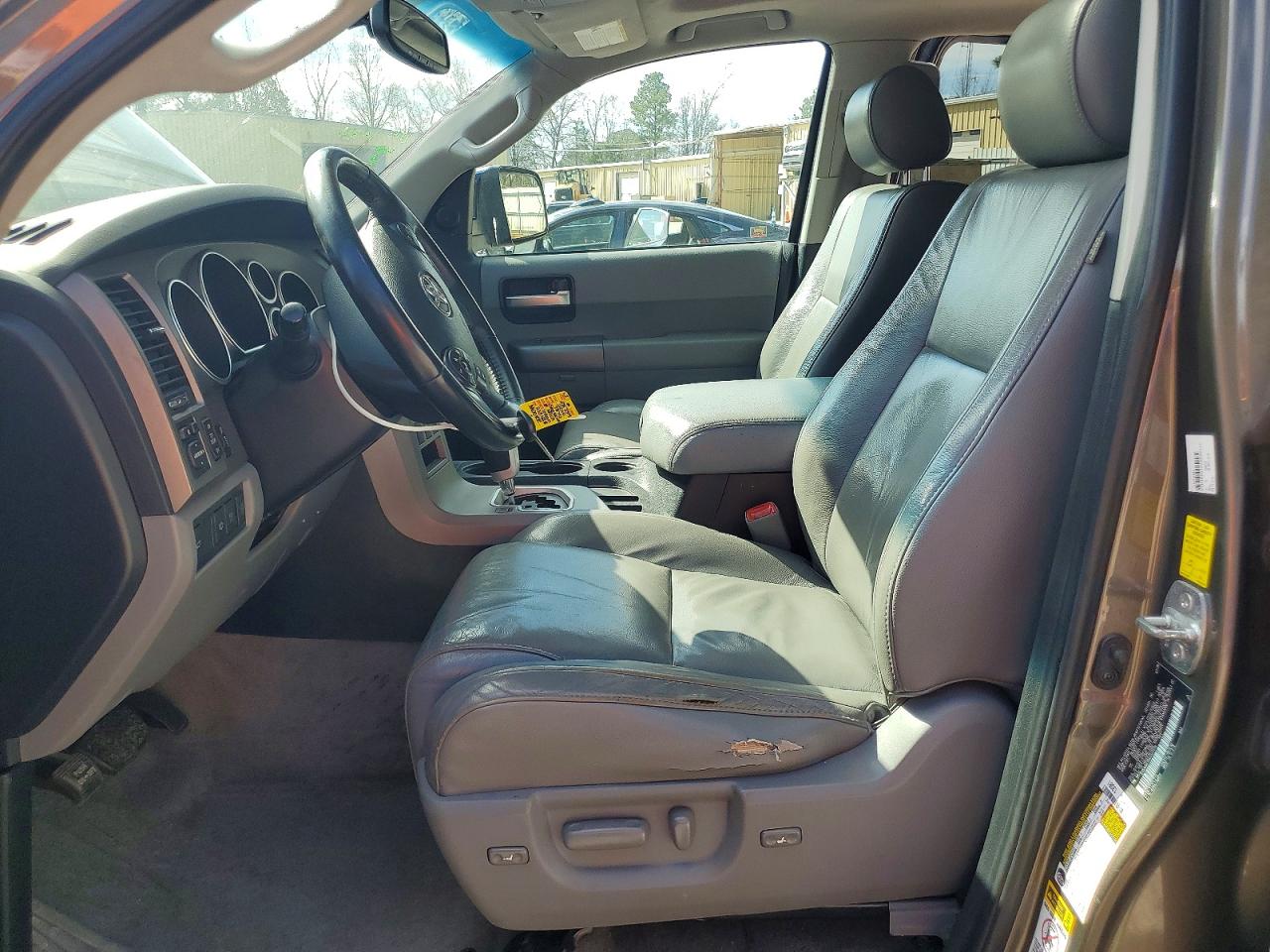 2010 Toyota Sequoia VIN 5TDJW5G10AS025428 photo 7