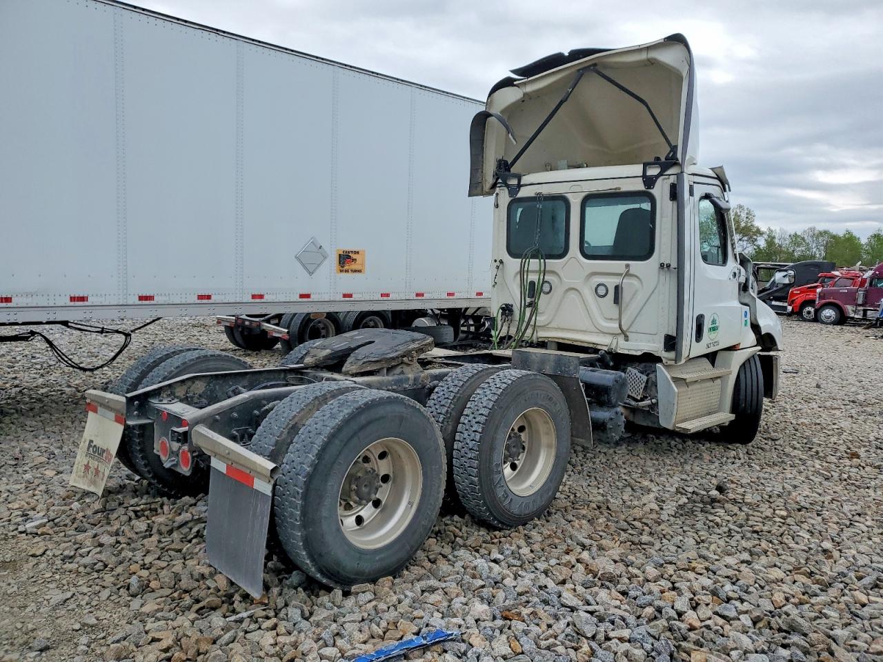2024 FREIGHTLINER All other VIN 3AKJHLDV5RSVB5617 photo 4