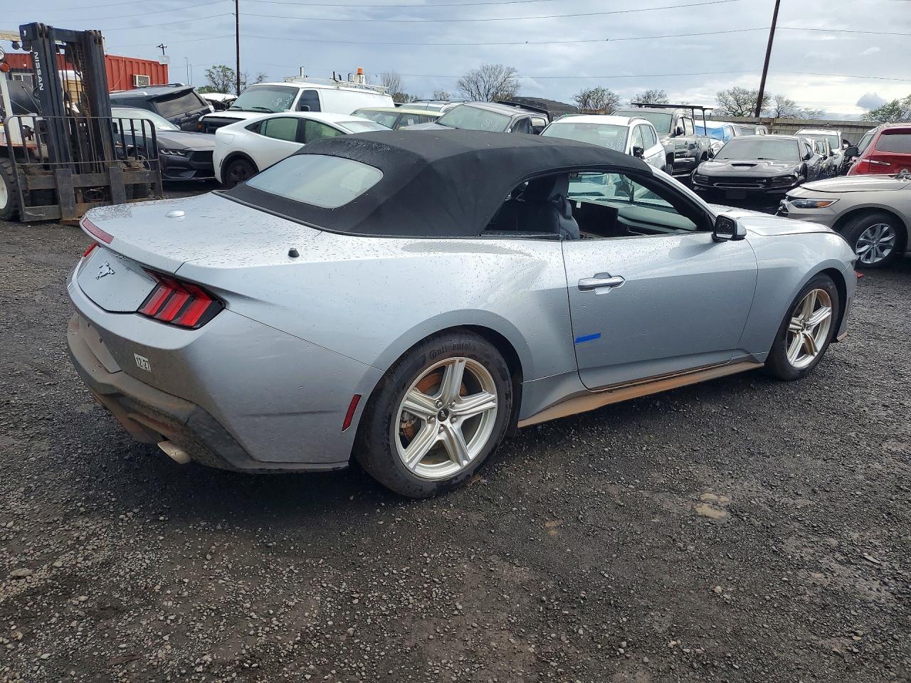 2026 FORD Mustang VIN 1FAGP8UH2T5103295 photo 3