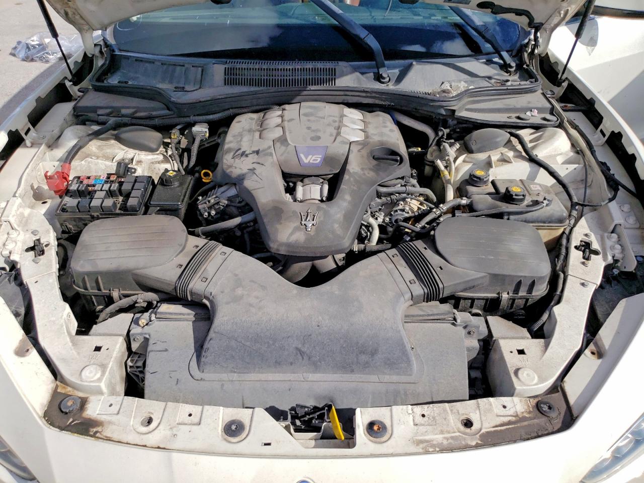 2014 Maserati All models VIN ZAM57RTA9E1086058 photo 11