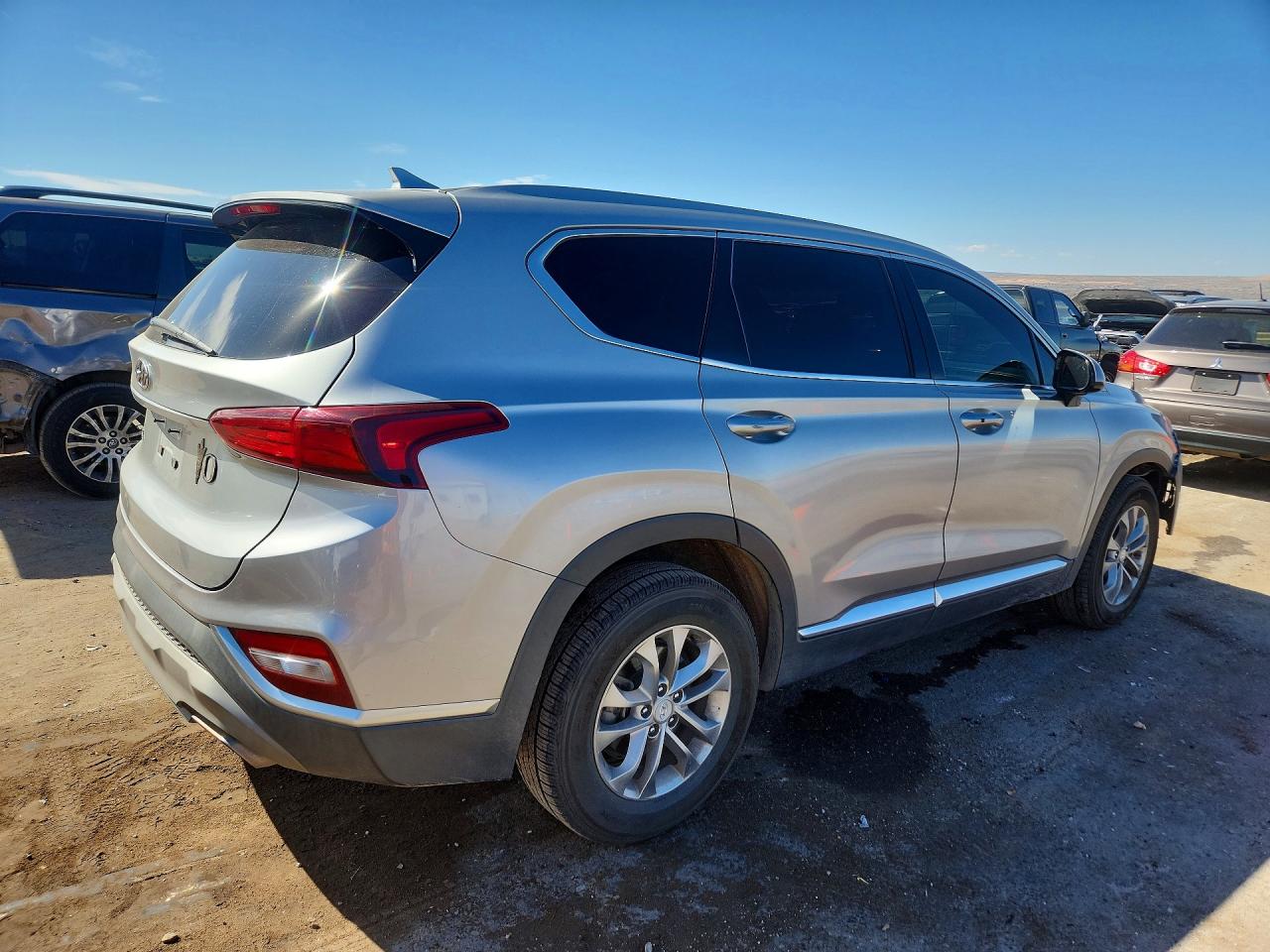 2020 Hyundai Santa fe VIN 5NMS33AD5LH225098 photo 3