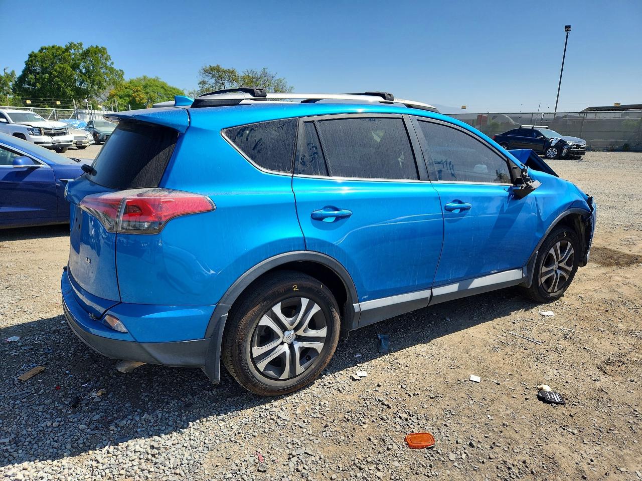2018 Toyota Rav4 VIN 2T3ZFREV4JW495220 photo 3