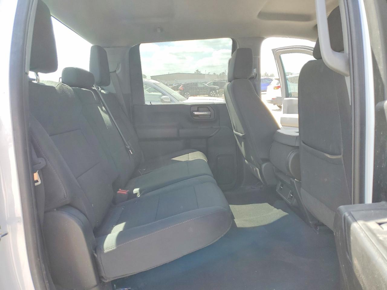 2025 Chevrolet All models VIN 1GC4KME70SF306754 photo 10