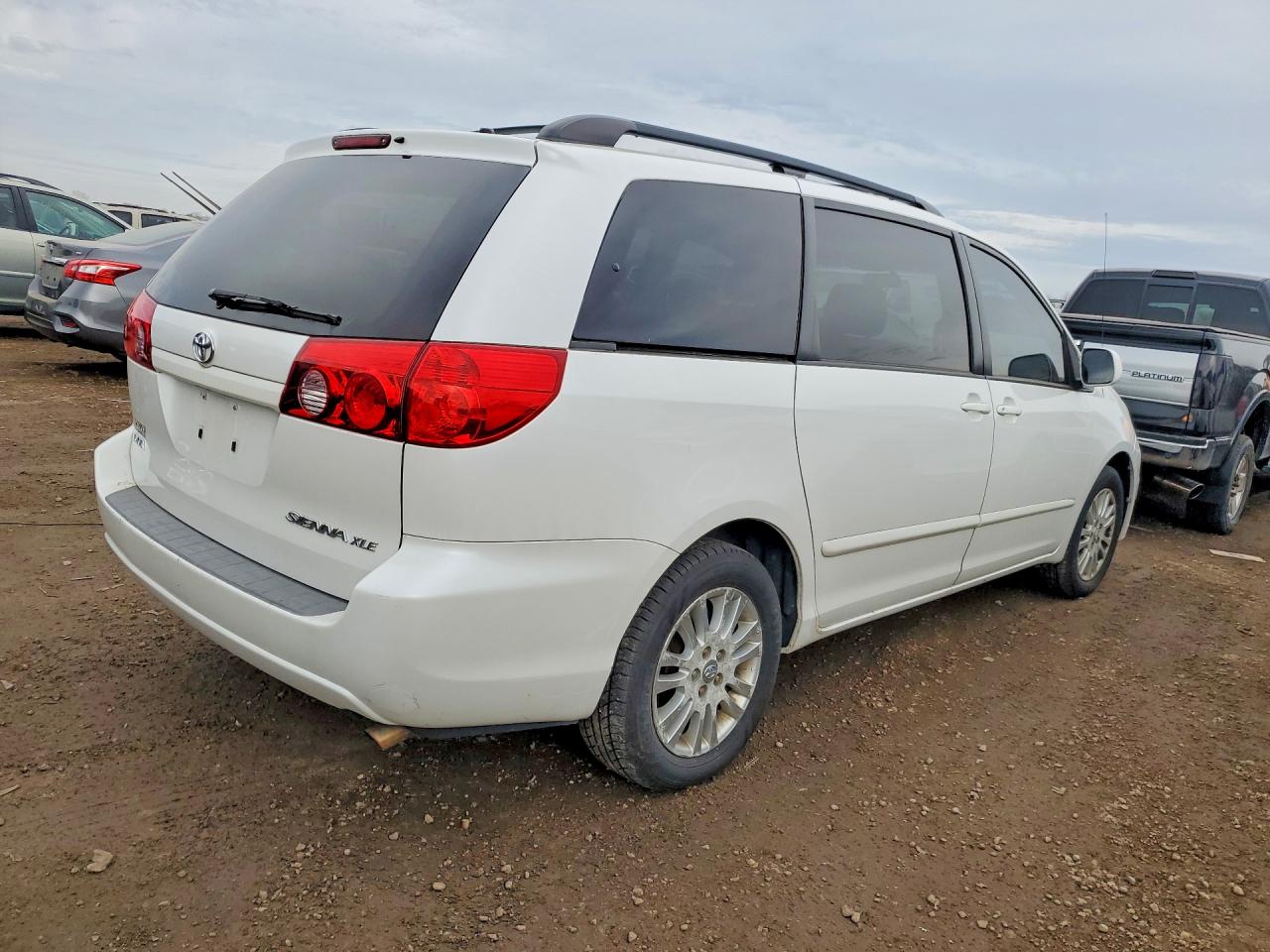 2008 Toyota All models VIN 5TDZK22C78S133870 photo 3