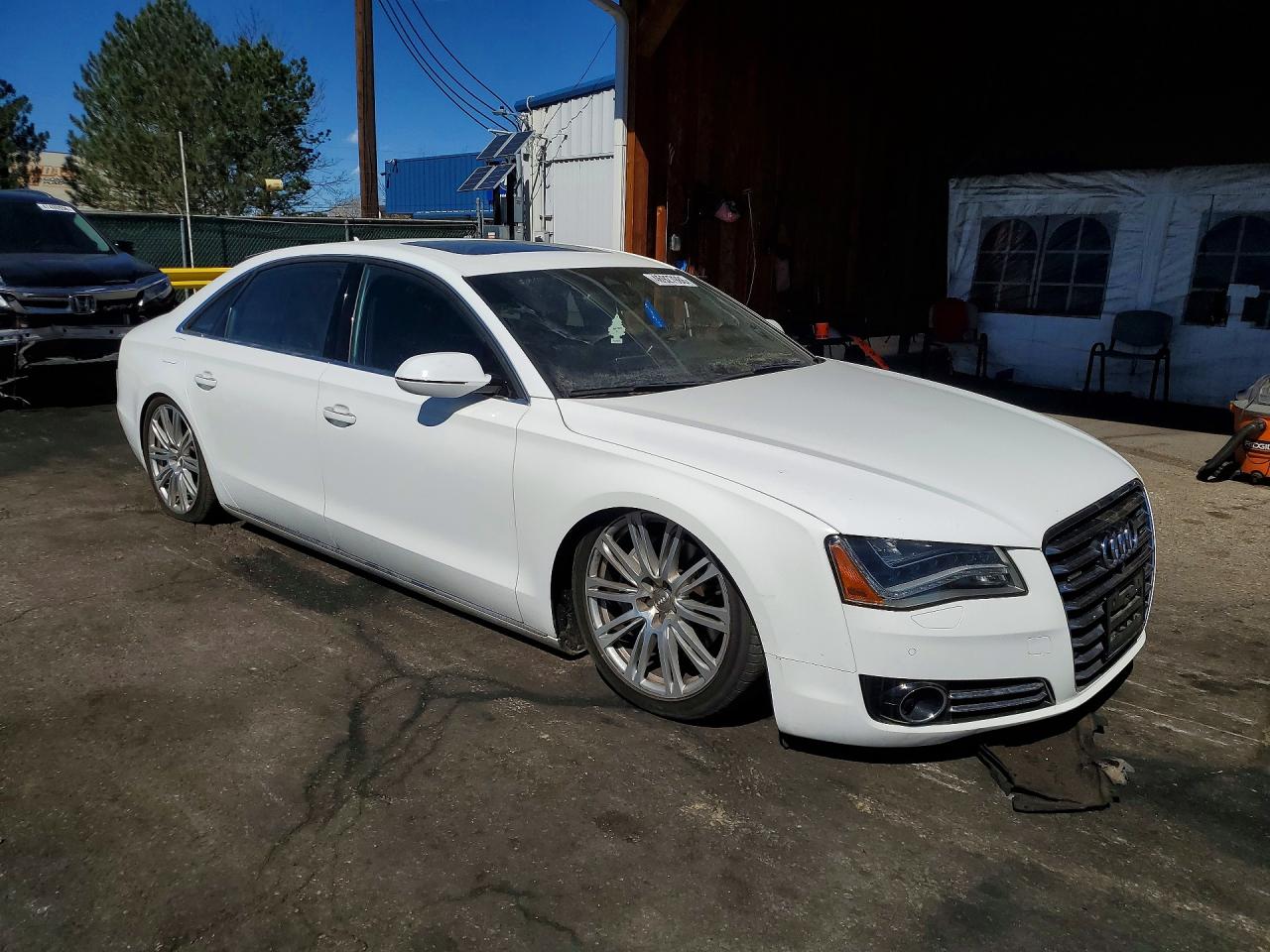 2014 AUDI A8 VIN WAURGAFD7EN008753 photo 4