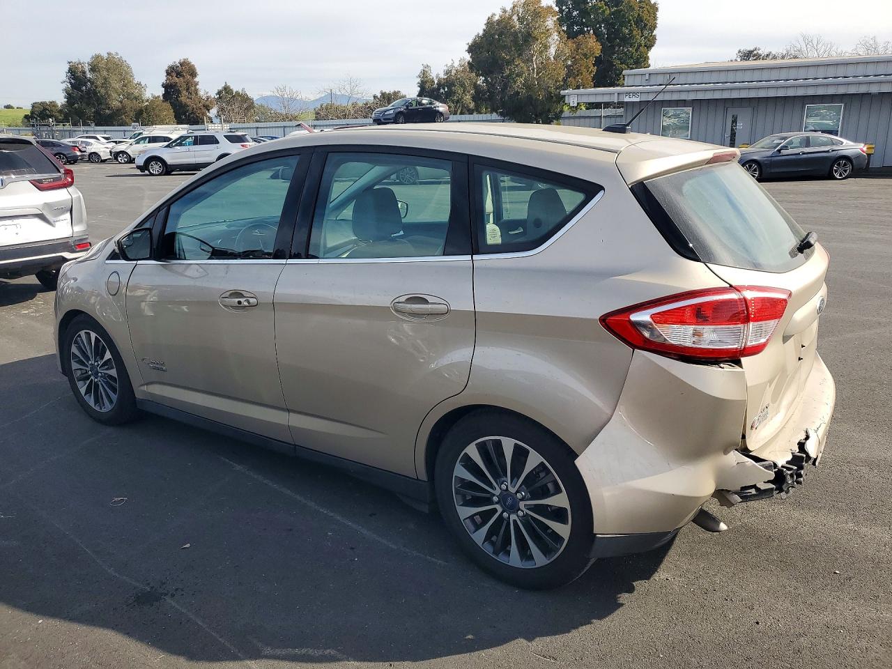 2017 Ford Cmax VIN 1FADP5FU8HL113375 photo 2
