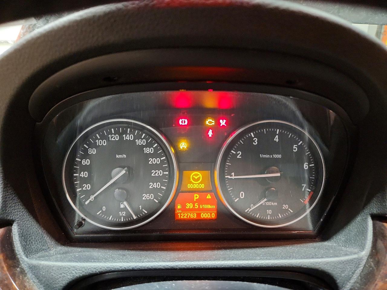 2008 BMW 3 series VIN WBAVC93578K039707 photo 9