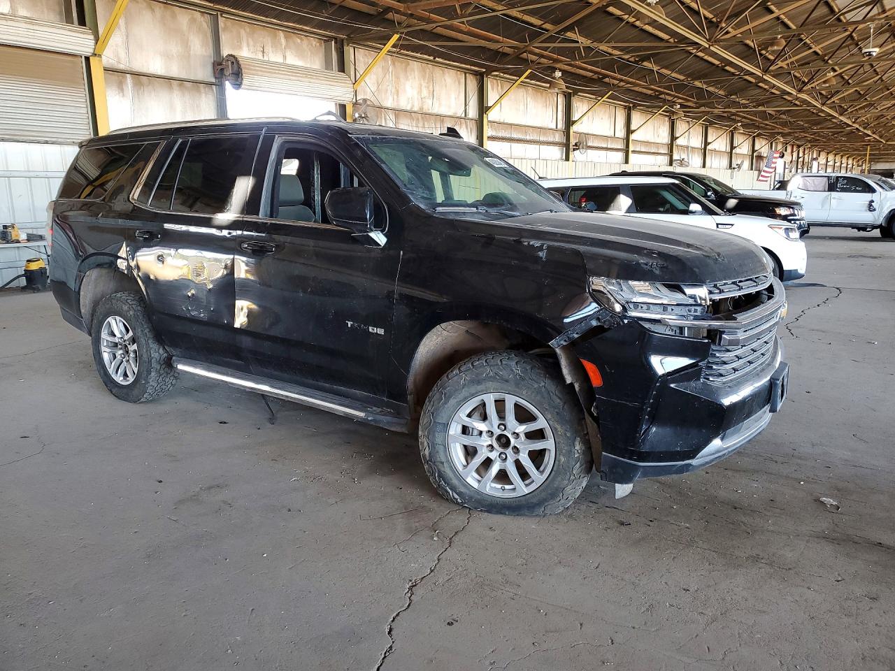 2021 Chevrolet Tahoe VIN 1GNSKNKD1MR360175 photo 4