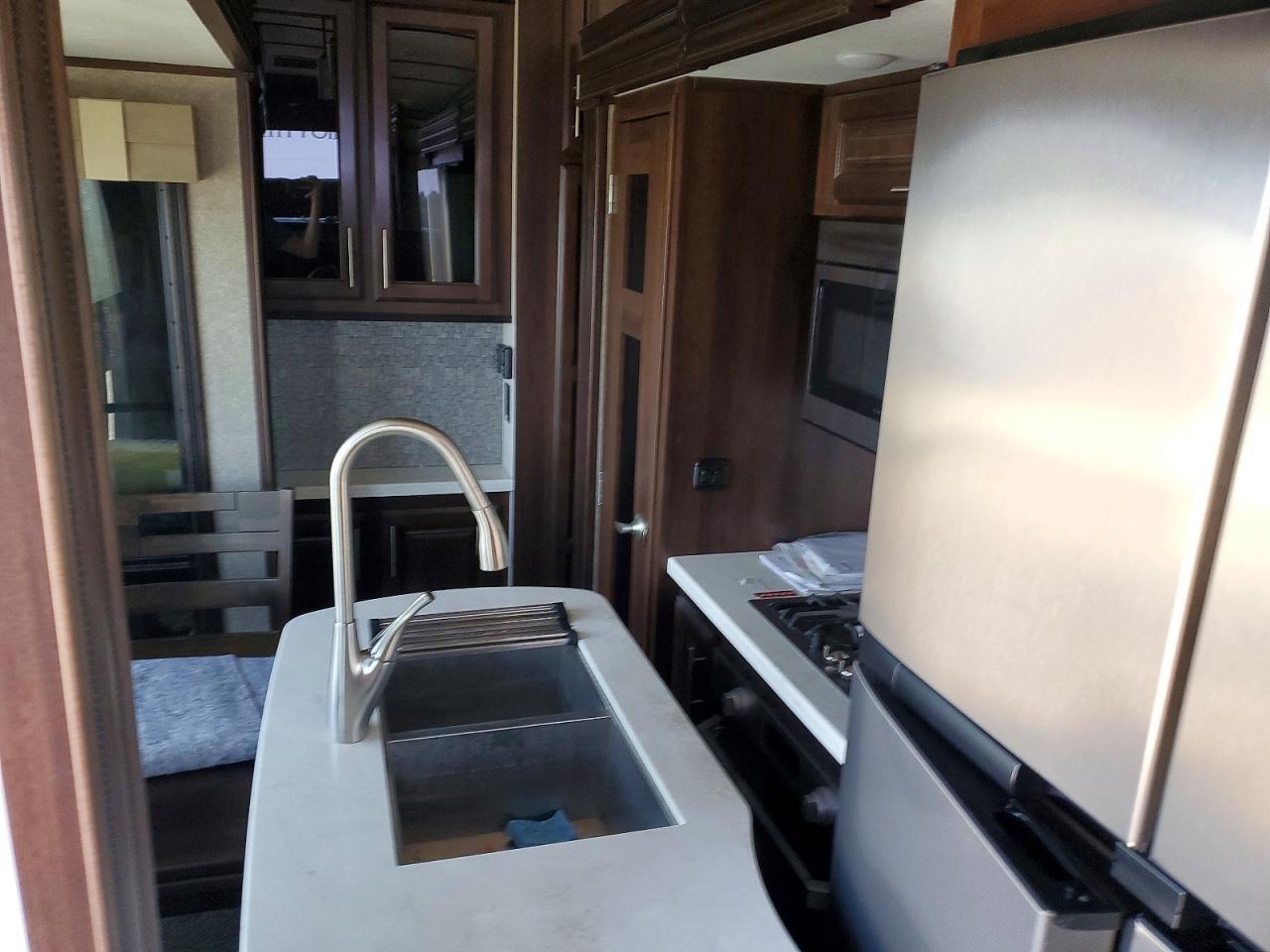2018 JAYCO Jayco VIN 1UJCJSCVXJ1LD0068 photo 6
