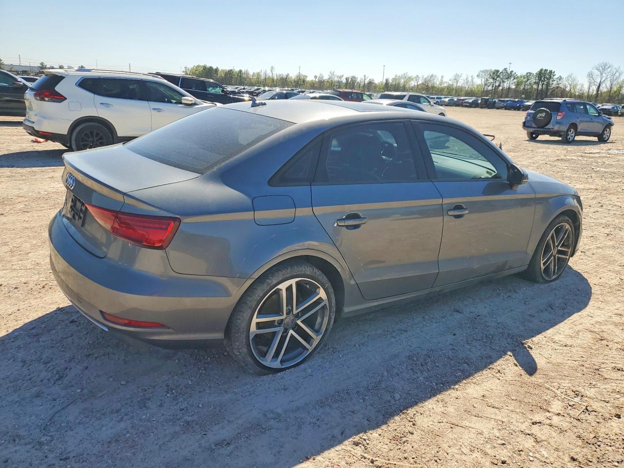 2017 Audi A3 VIN WAUAUGFF0H1031653 photo 3