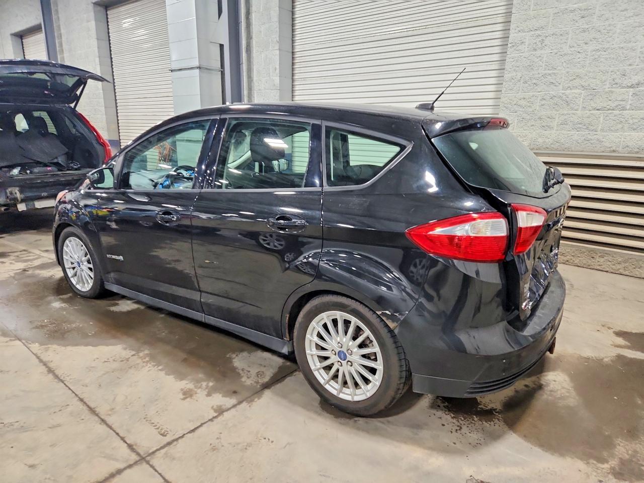 2013 Ford Cmax VIN 1FADP5AU4DL519557 photo 2
