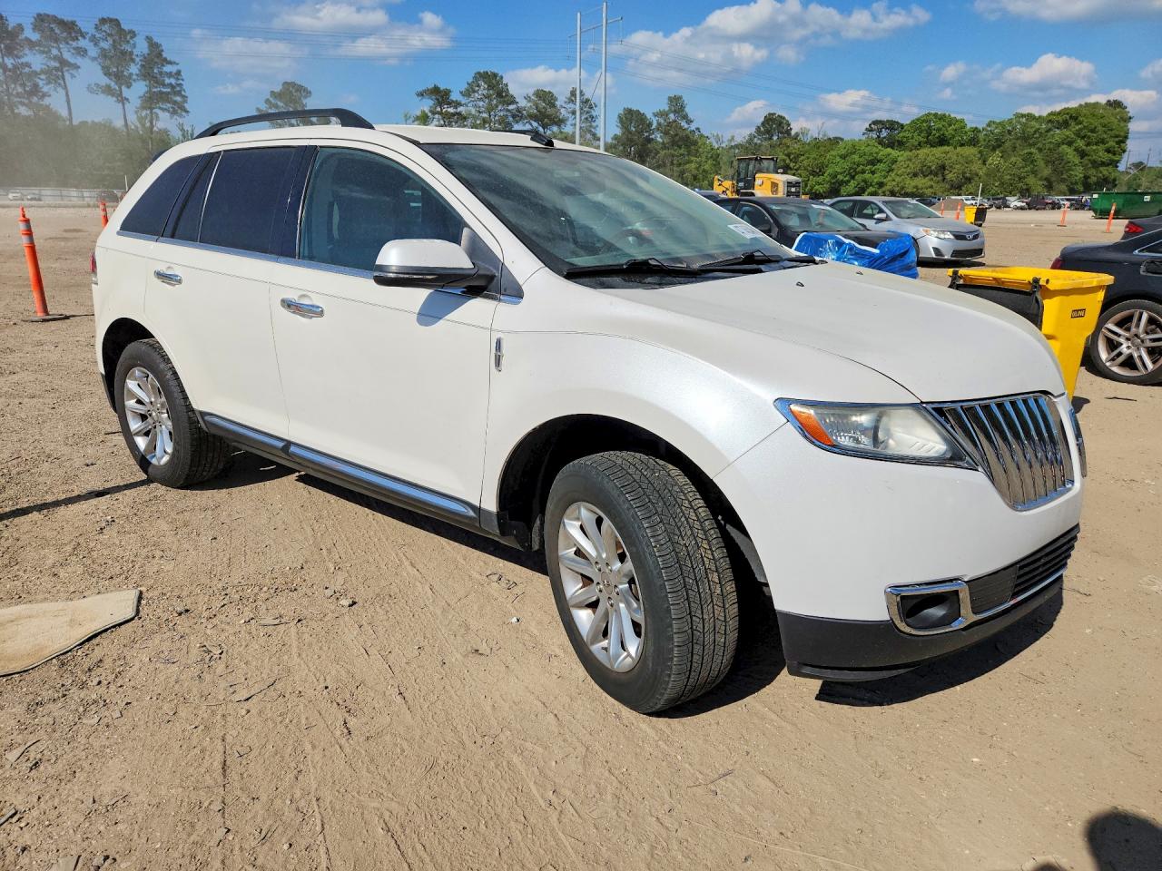 2015 Lincoln Mkx VIN 2LMDJ6JK3FBL23323 photo 4