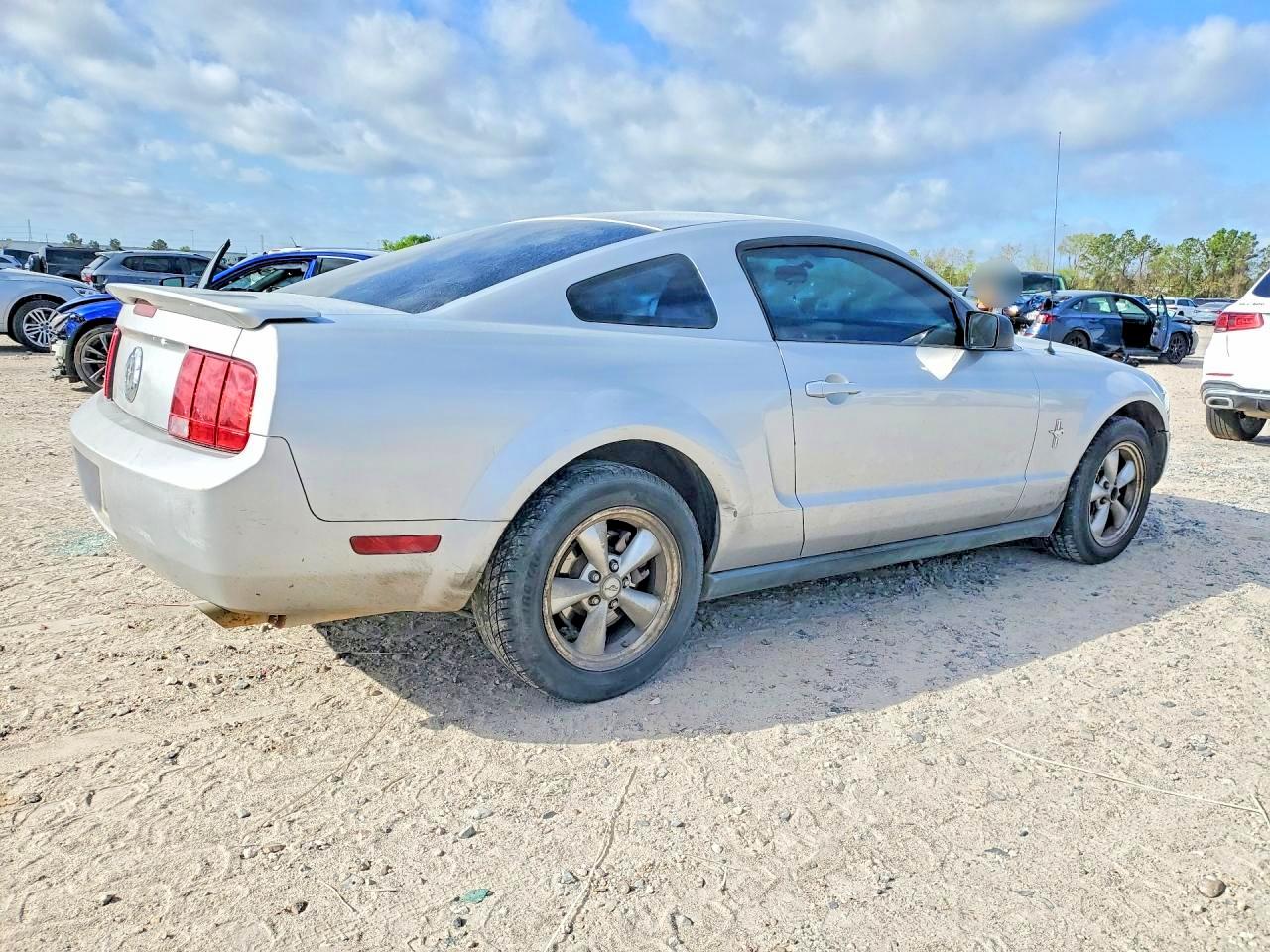 2008 FORD Mustang VIN 1ZVHT80N685202728 photo 3