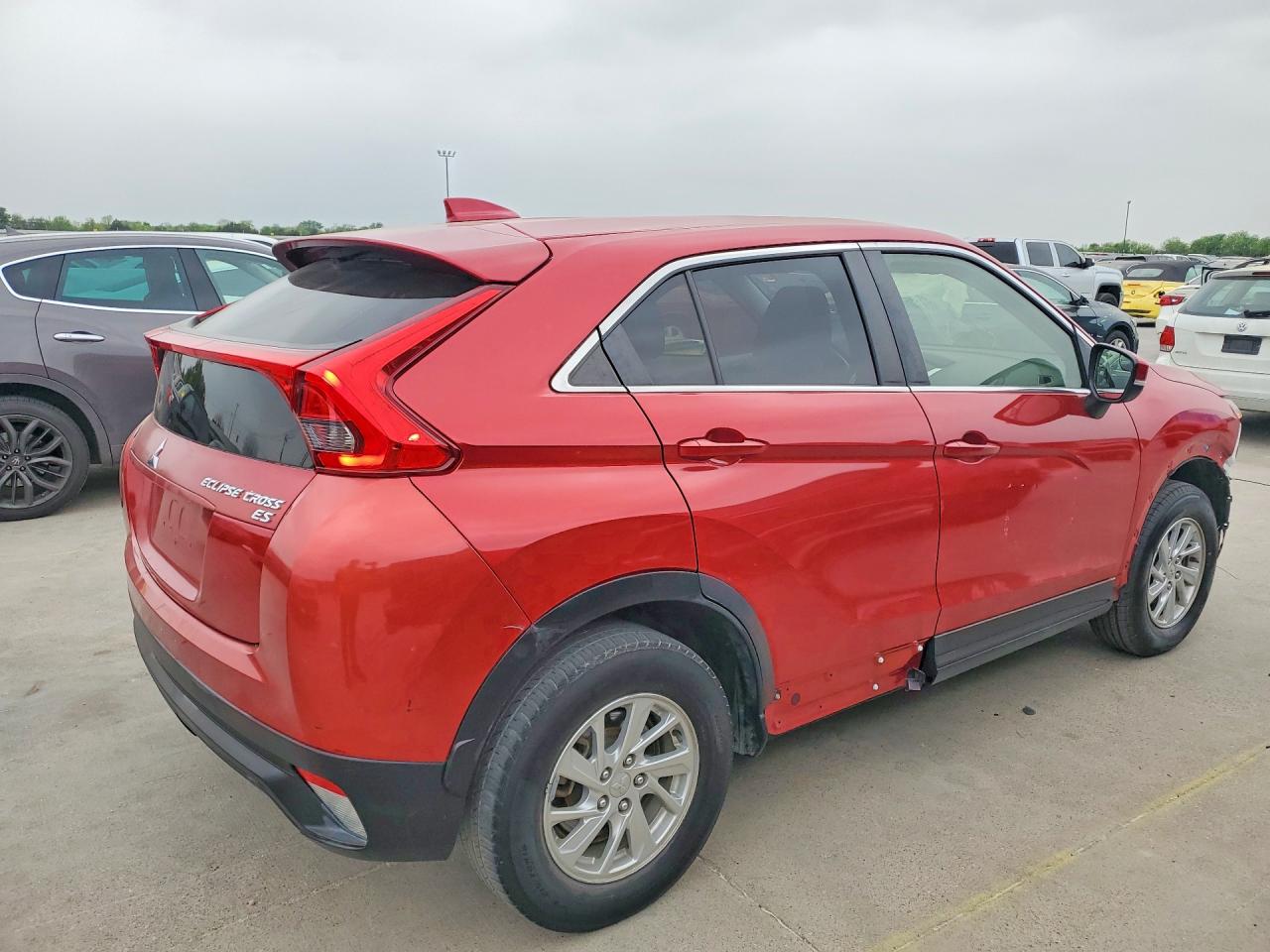 2018 Mitsubishi ECLIPSE VIN JA4AT3AA4JZ062304 photo 3