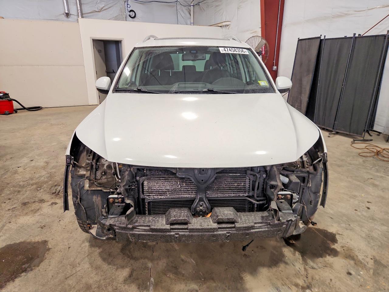 2016 Volkswagen Tiguan VIN WVGBV7AX1GW558795 photo 5