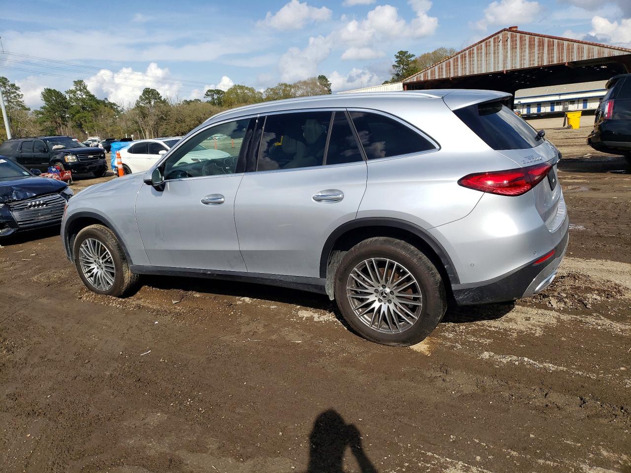 2024 Mercedes-Benz Glc class VIN W1NKM4HB6RF211166 photo 2