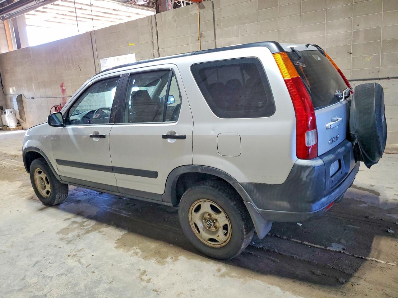 2002 HOND Crv VIN JHLRD78462C018101 photo 2