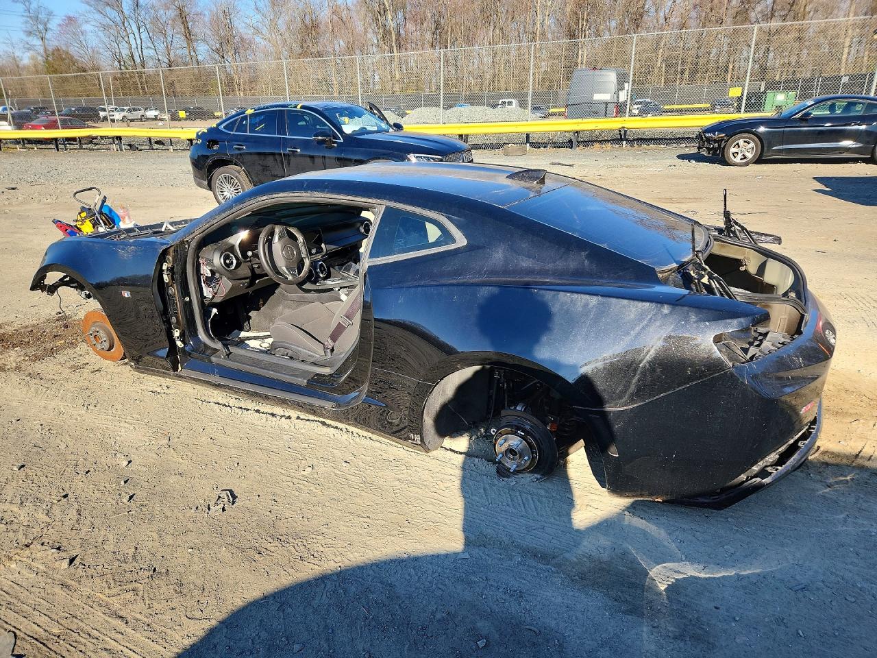 2017 CHEV Camaro VIN 1G1FE1R70H0130267 photo 2