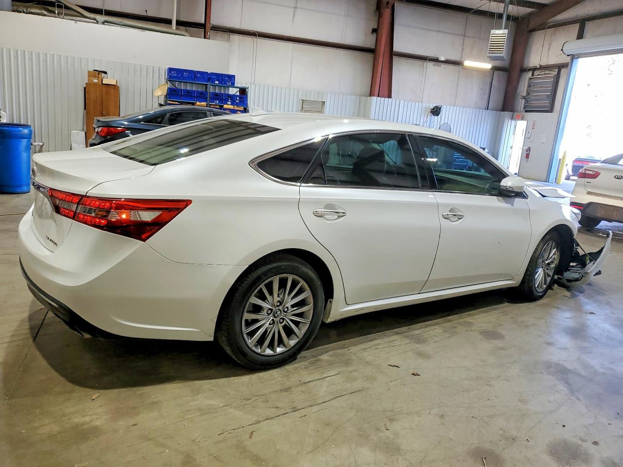 2018 Toyota Avalon VIN 4T1BK1EB0JU269396 photo 3