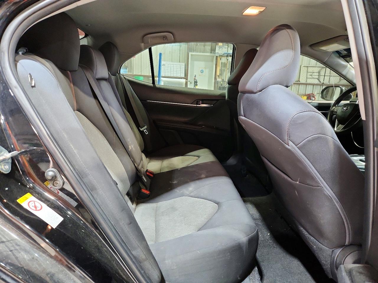 2018 Toyota Camry VIN 4T1B11HK6JU049422 photo 10