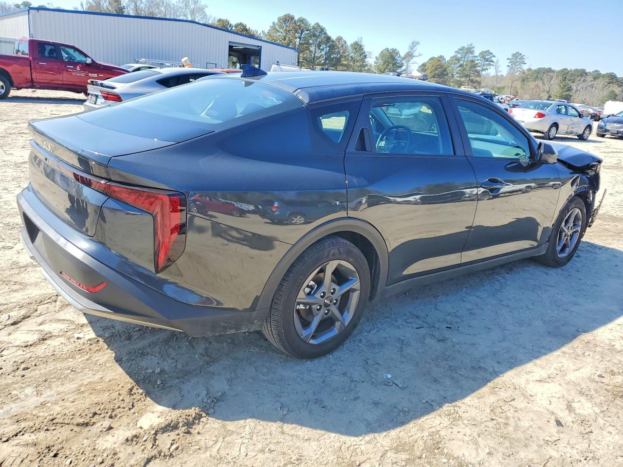 2025 Kia All other VIN 3KPFT4DE8SE099739 photo 3