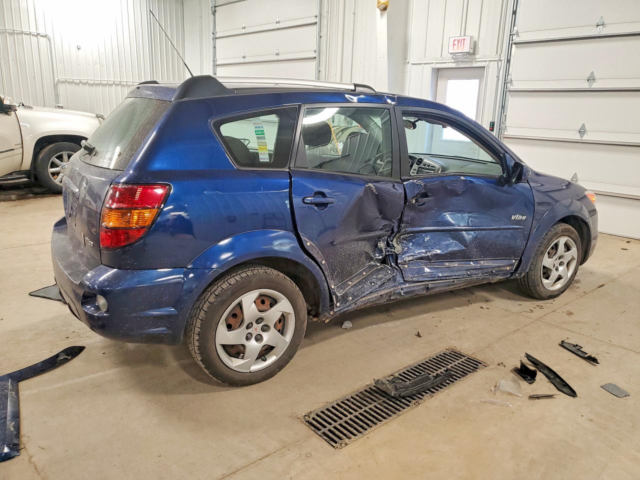 2008 Pontiac Vibe VIN 5Y2SL65838Z416018 photo 3